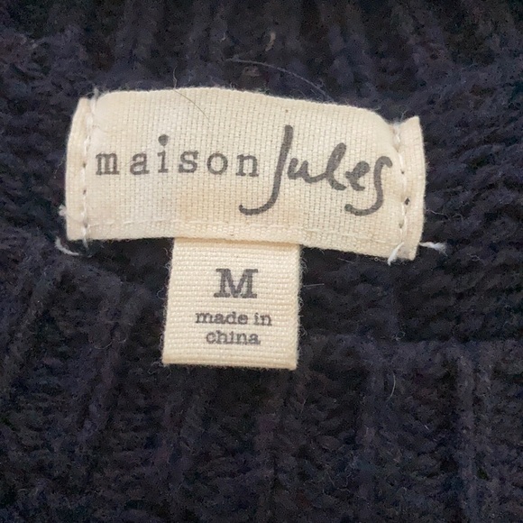 Sweater - Picture 3 of 4